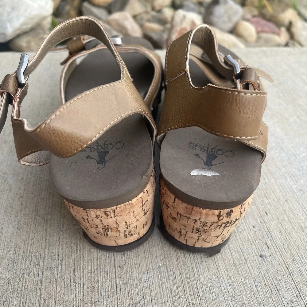 Corky's Size 8 Platform Wedge Sandals Brown Buckle Cork Footbed Lightweight